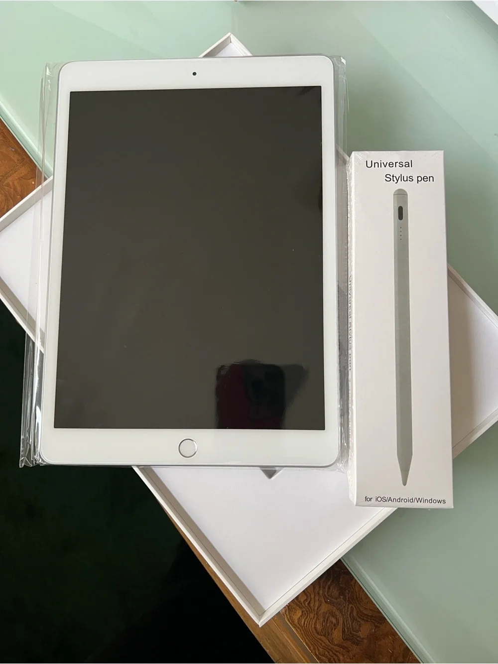 Apple iPad Silver Tablet with Included Cable